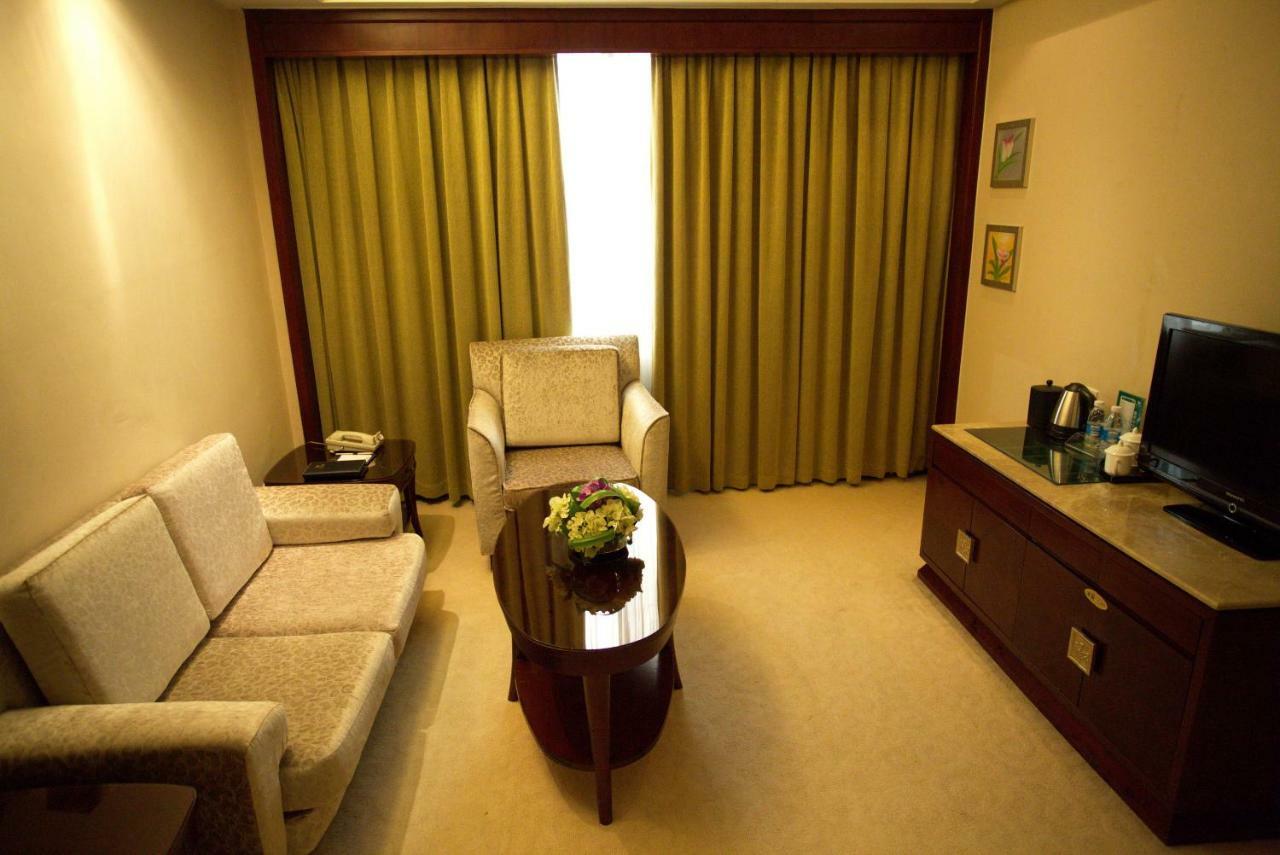 Harbour Metropolis Hotel Foshan Exterior photo
