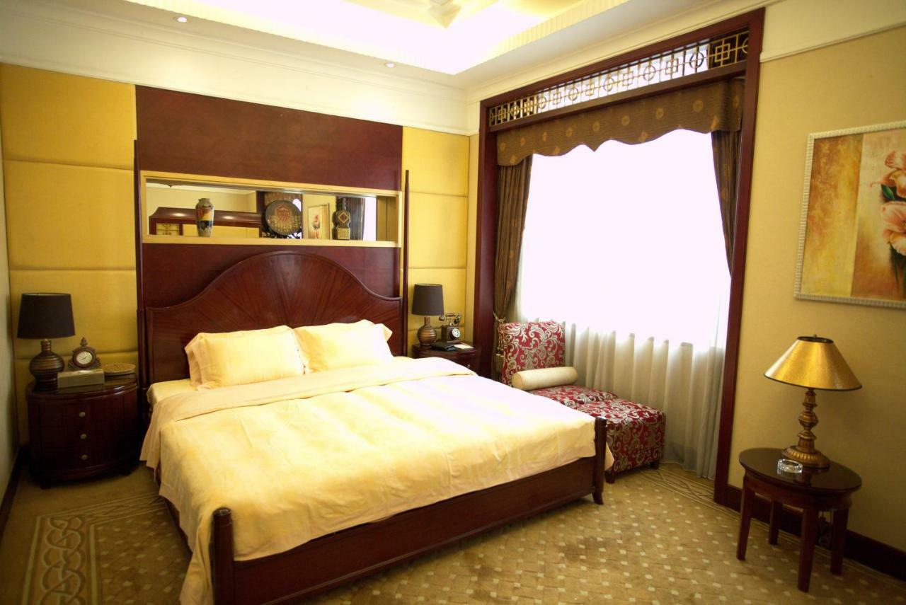 Harbour Metropolis Hotel Foshan Exterior photo