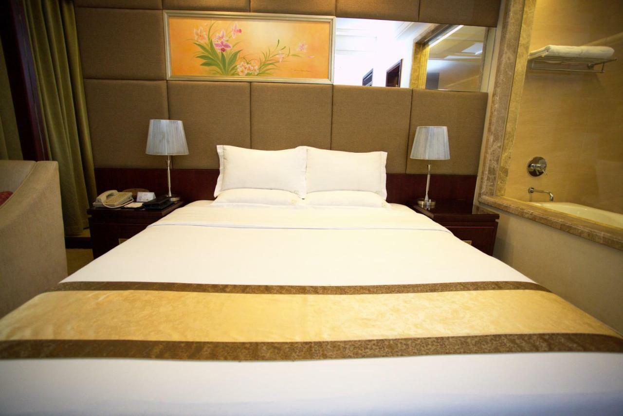 Harbour Metropolis Hotel Foshan Exterior photo